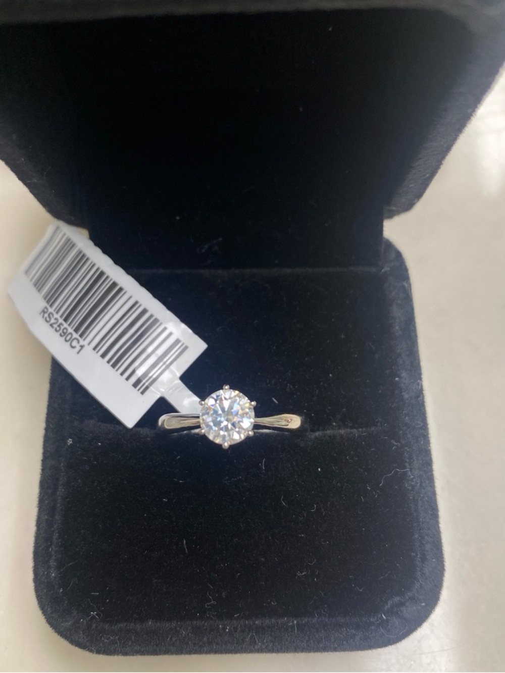 1 Carat Moissanite Solitaire Ring Size 6